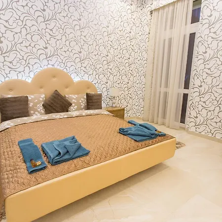 Famousali Luxurious *